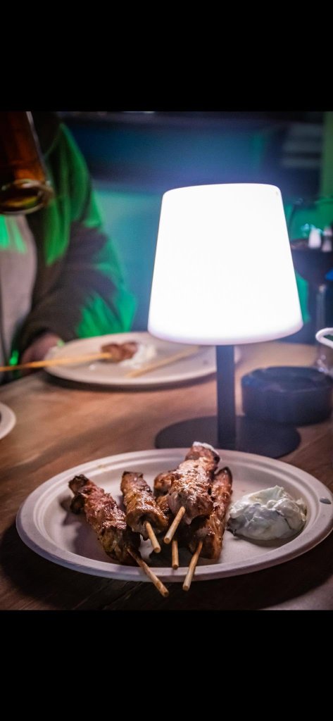 Souvlaki & Tsatsiki am Tisch